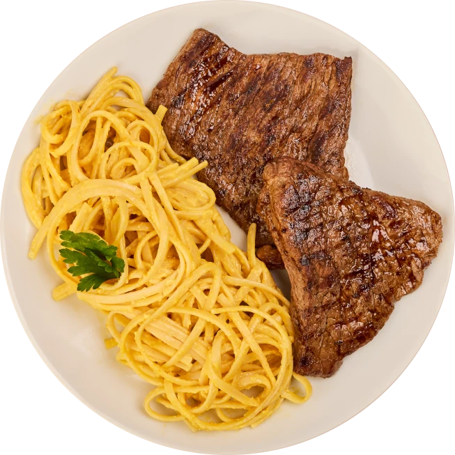 Pasta con ají amarillo y bife